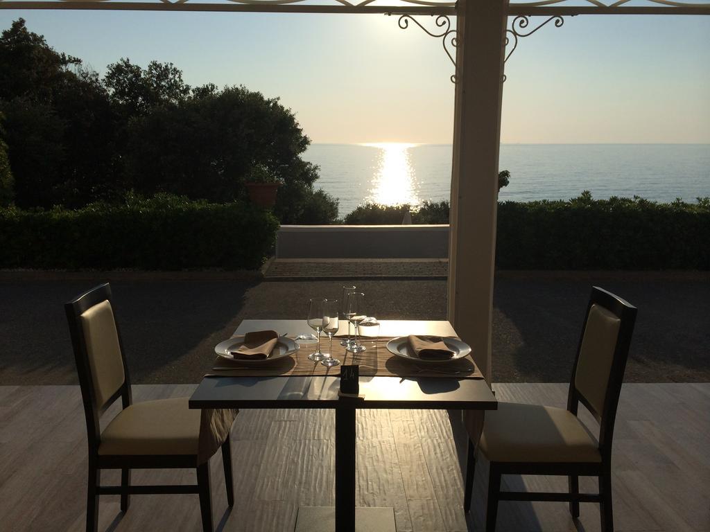 Villa Parisi Grand Hotel 卡斯蒂利翁切洛 外观 照片