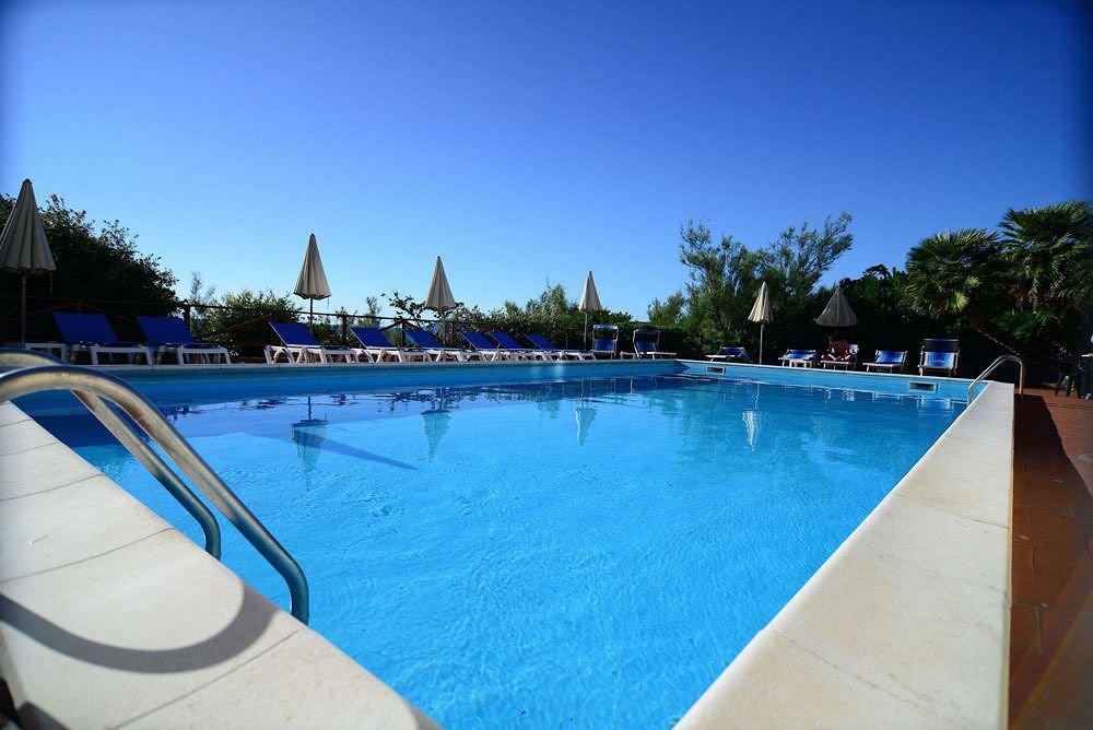 Villa Parisi Grand Hotel 卡斯蒂利翁切洛 外观 照片