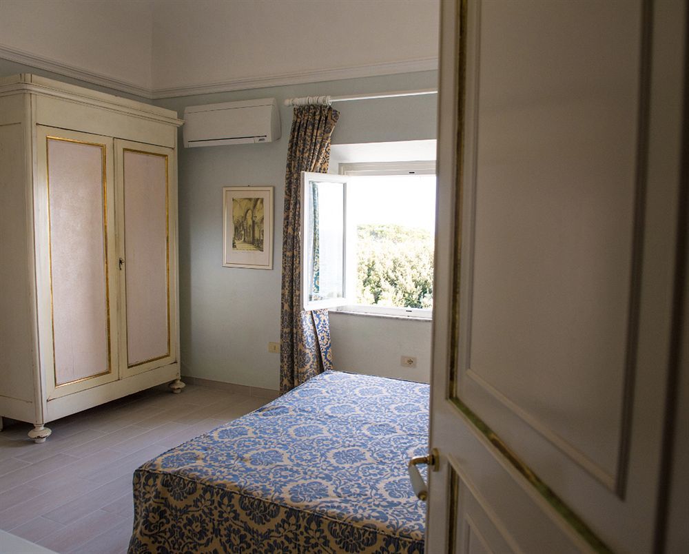 Villa Parisi Grand Hotel 卡斯蒂利翁切洛 外观 照片