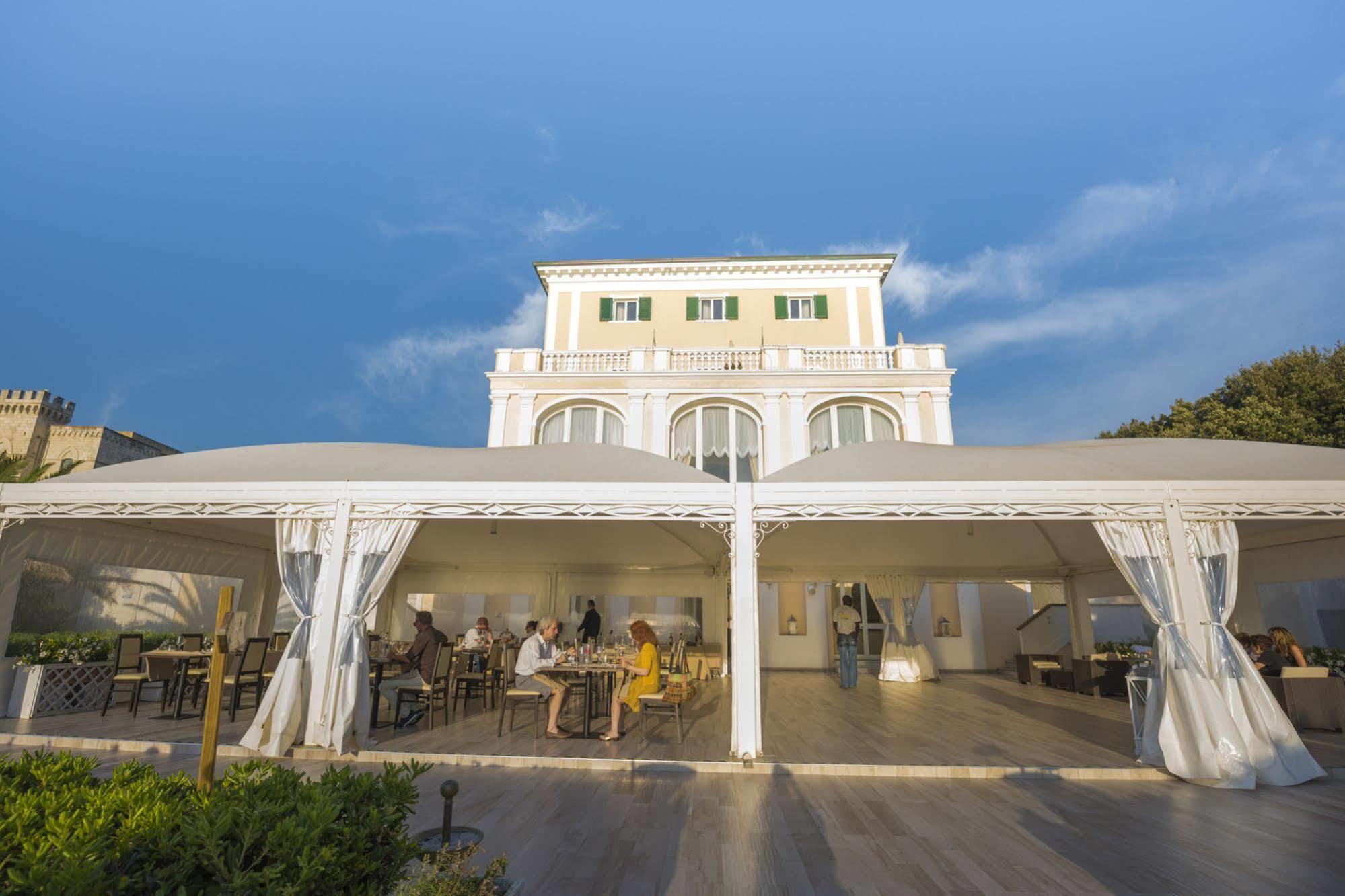 Villa Parisi Grand Hotel 卡斯蒂利翁切洛 外观 照片