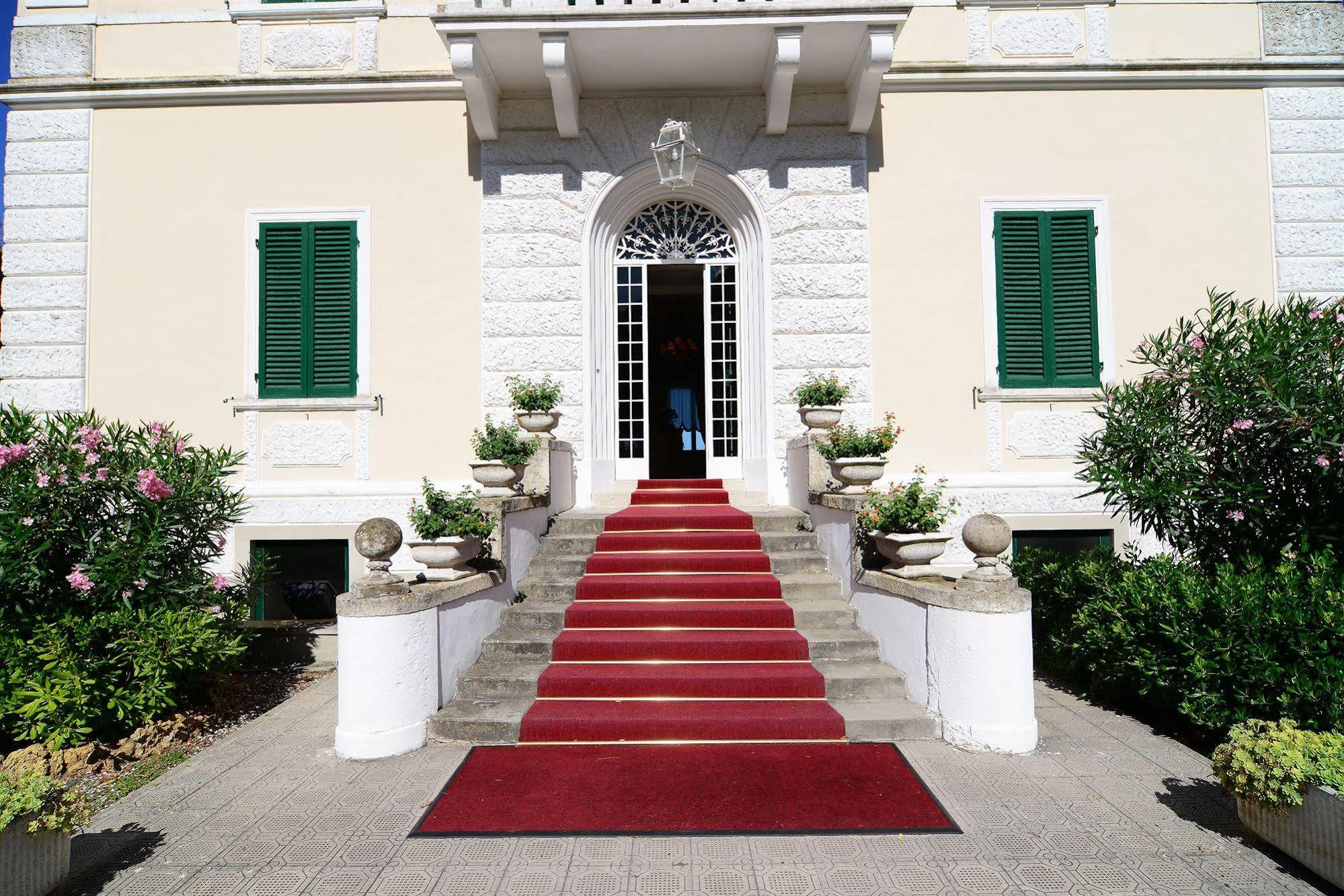 Villa Parisi Grand Hotel 卡斯蒂利翁切洛 外观 照片