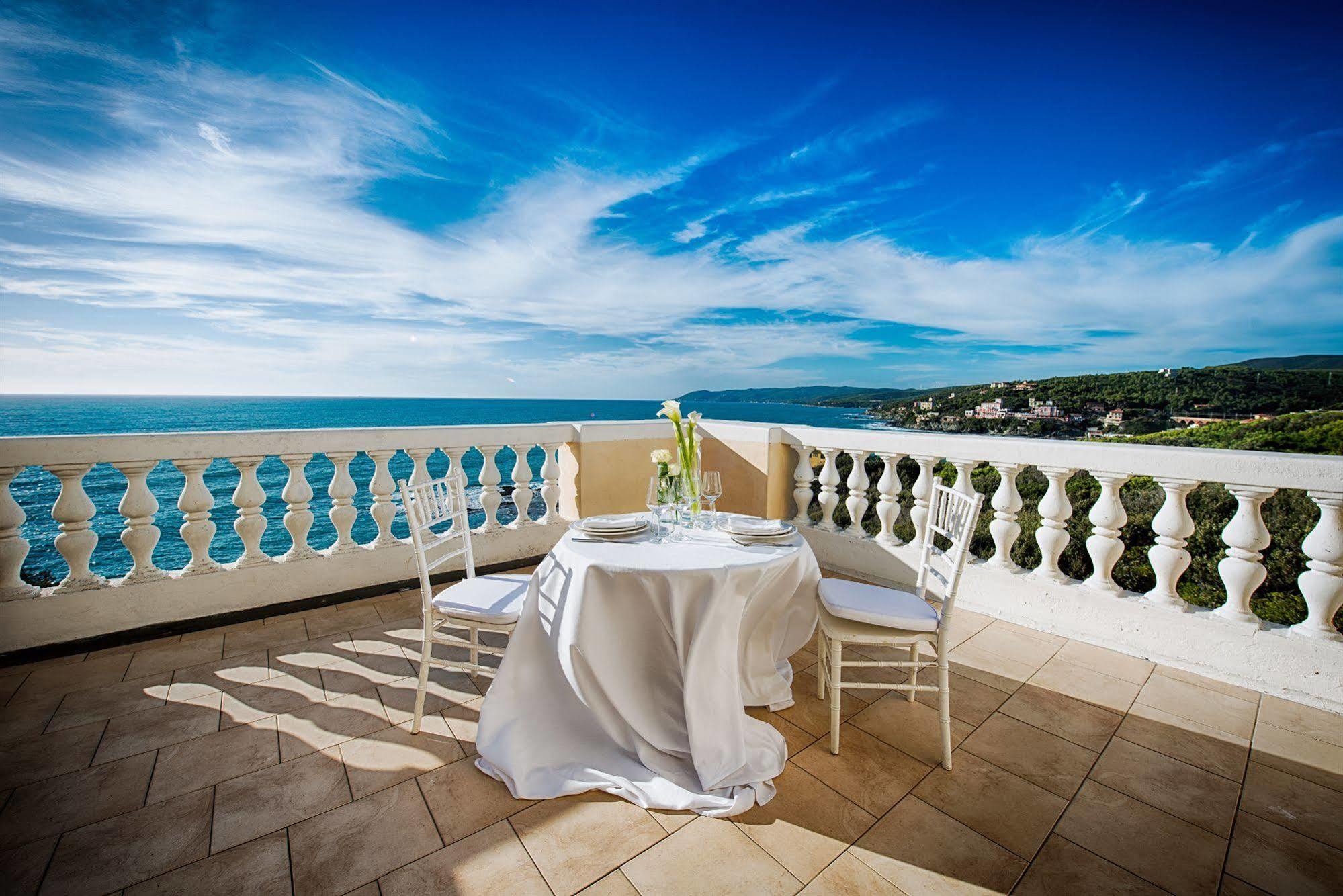 Villa Parisi Grand Hotel 卡斯蒂利翁切洛 外观 照片